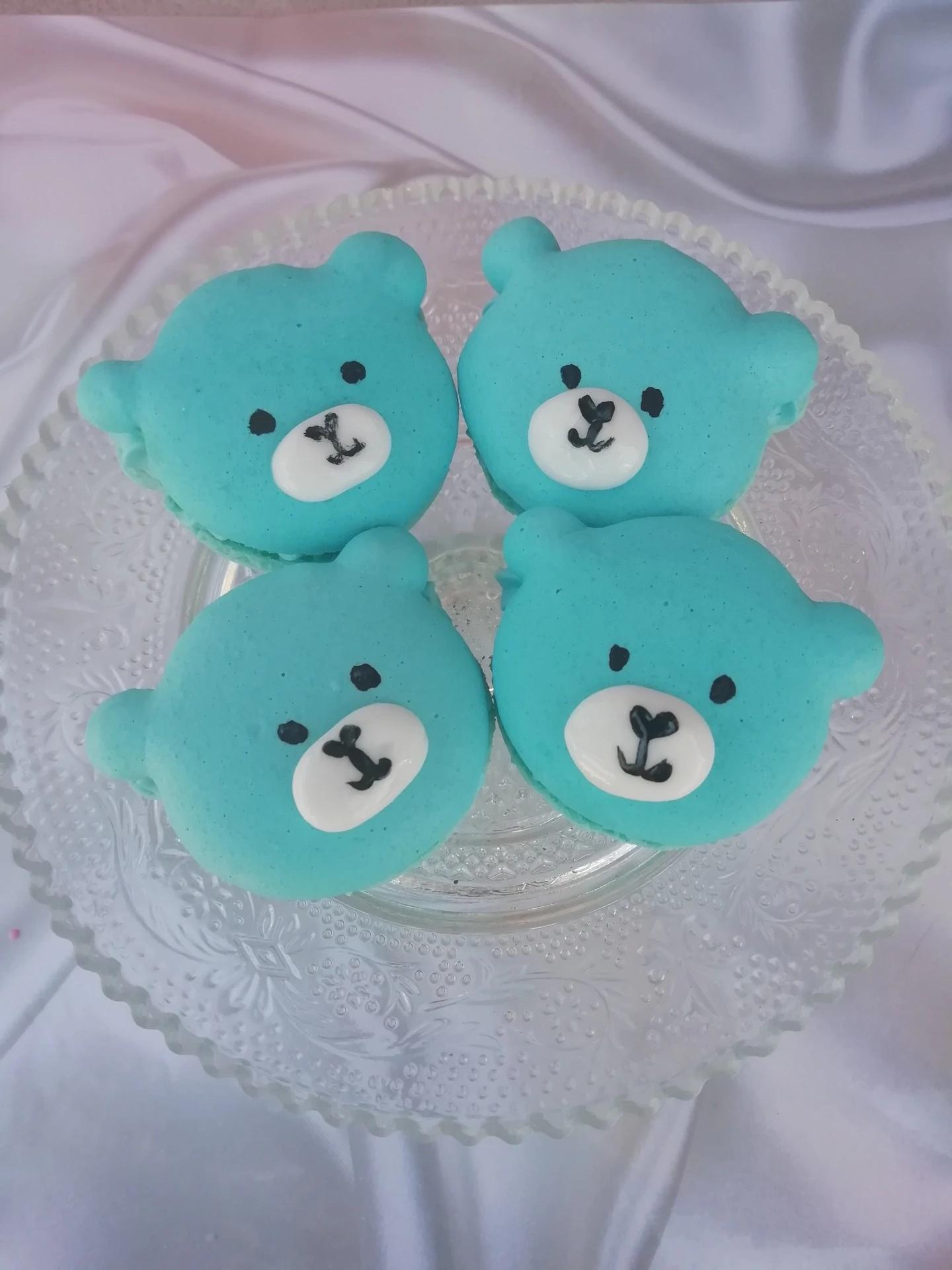 Teddy macarons